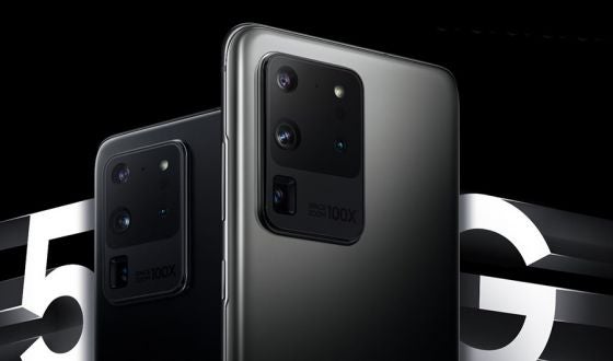 黑色背景的三星Galaxy S20 Ultra 5G手机
