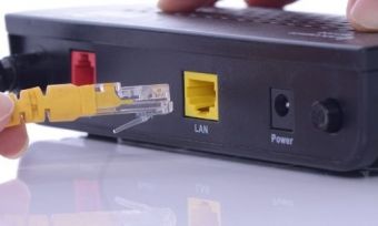 一个调制解调器NBN公司禁止在一个以太网电缆插入它