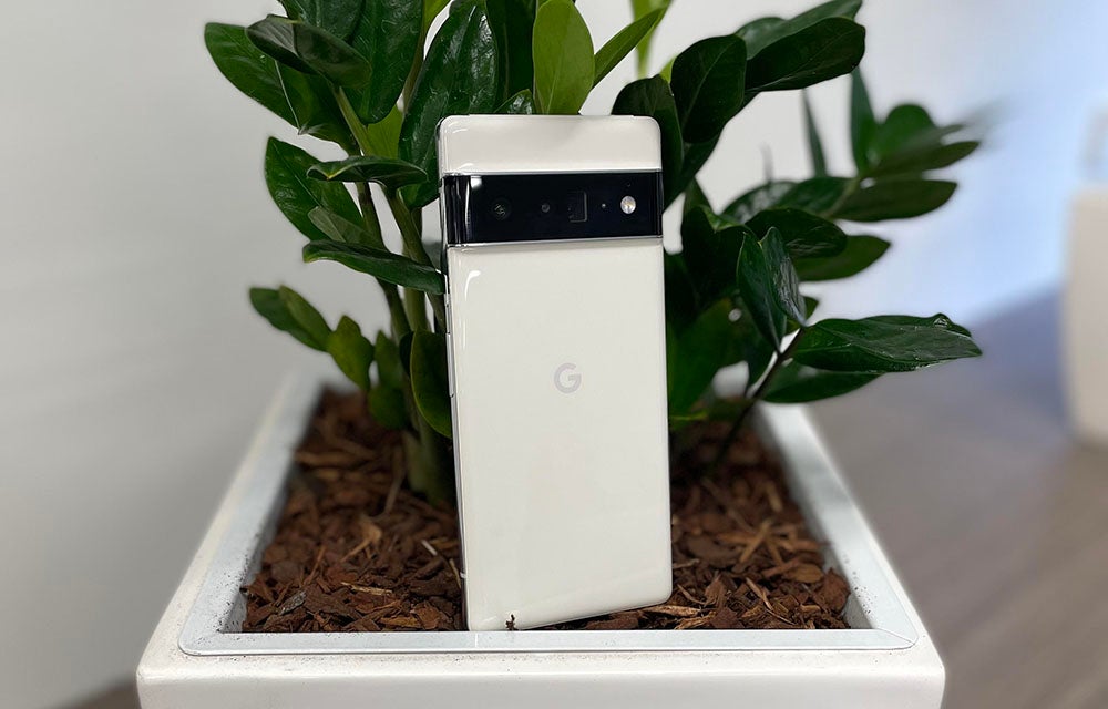 白色谷歌Pixel 6 Pro手机