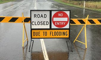 由于澳大利亚昆士兰州的洪水而封闭的道路