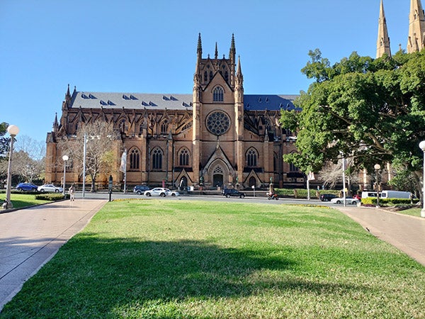 悉尼圣玛丽大教堂的侧面