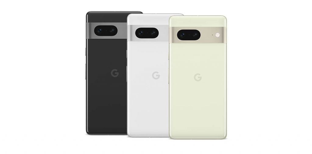谷歌黑色、白色和绿色的Pixel 7手机