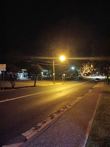 夜晚的街道照片